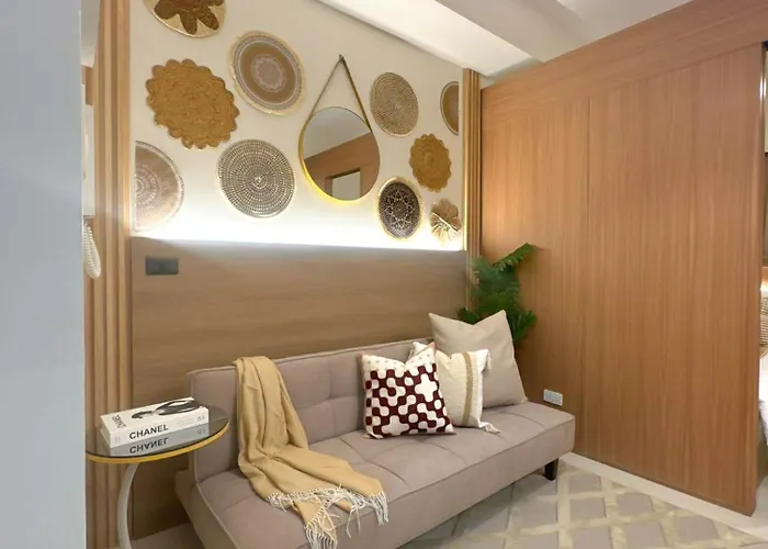 Red Staycation Hub Wifi Netflix Red Res 1002 Apartment