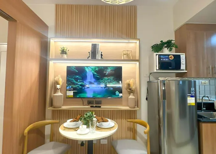 Red Staycation Hub Wifi Netflix Red Res 1002 Apartment