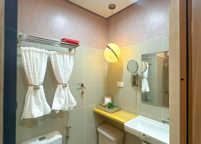 Red Staycation Hub Wifi Netflix Red Res 1002 Manila